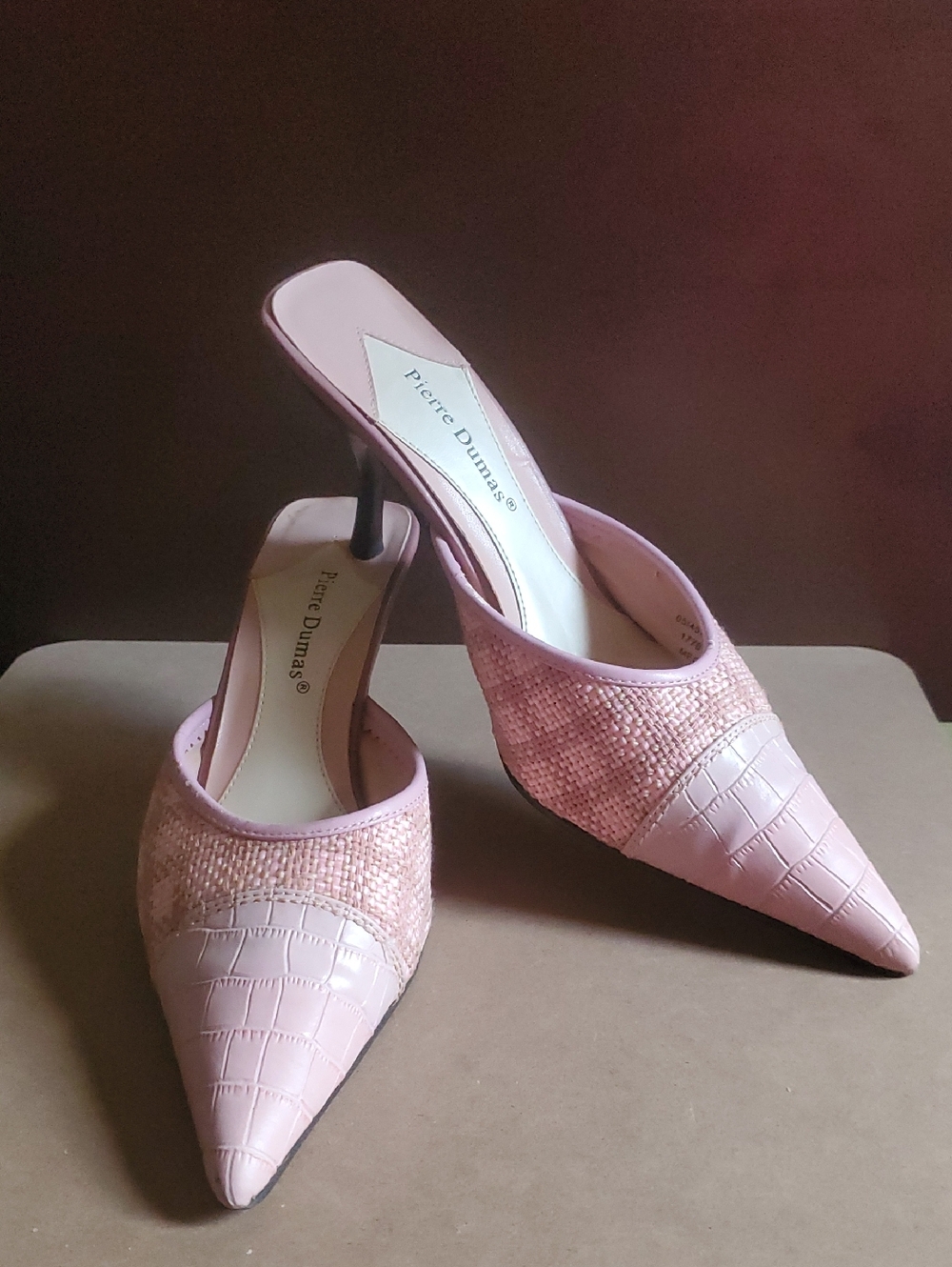 [Rarely Worn] Good Condition Pierre Dumas Slide-in Closed-toe Mule Heels